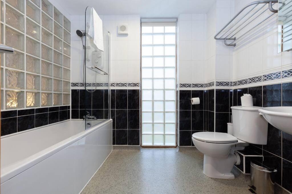 Apartment In The Heart Of The City Centre, Live Like A Local Оксфорд Экстерьер фото